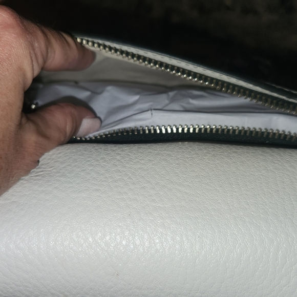 Marc Jocobs Empire city leather messenger bag. - Picture 3 of 8